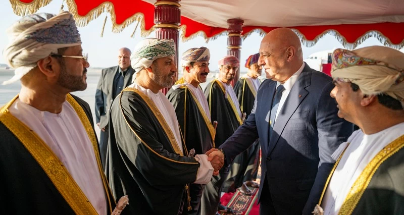 جلالة السلطان والرئيس اللبناني يوجهان بضرورة الإعداد المبكر لعقد أعمال الدورة الأولى للجنة العمانية - اللبنانية المشتركة