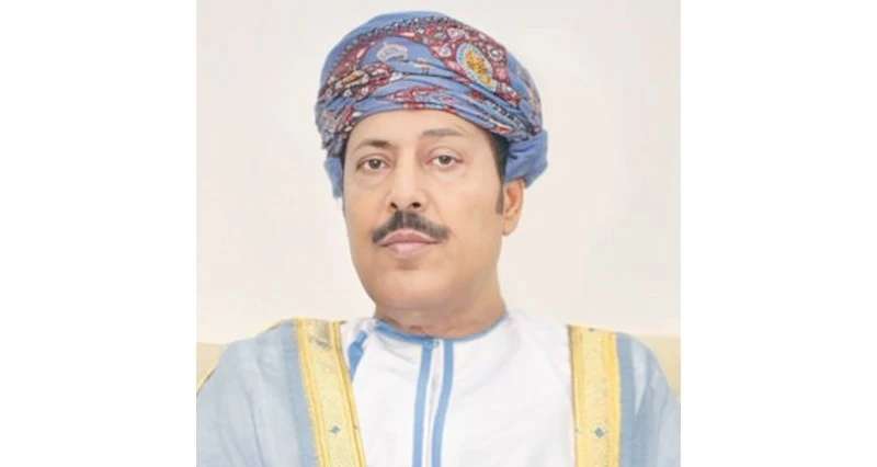 جامعة ظفار تحتفل بتخريج الفوج الأول من الدفعة الحادية والعشرين من طلبة كلية الآداب والعلوم التطبيقية المرحلة الجامعية الأولى