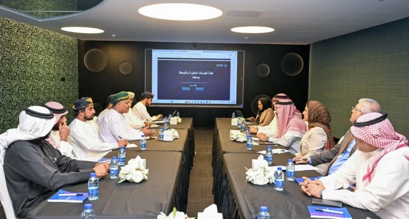 مناقشة تسويق منتجات المؤسسات الصغيرة والمتوسطة العمانية والبحرينية