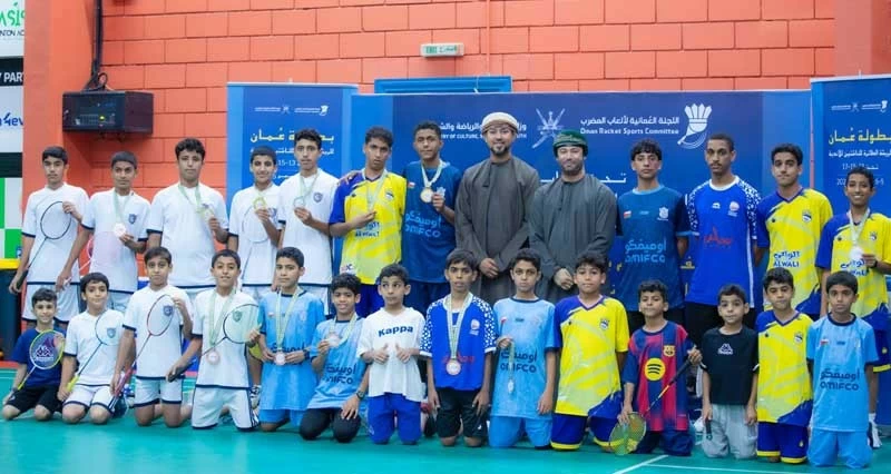 مشاركة واسعة ومستويات فنية عالية فـي بطولة عمان للريشة الطائرة للناشئين