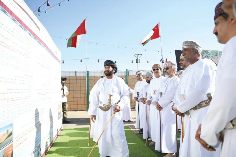ختام مهرجان حمراء الدروع للإبل والموروث الشعبي بعبري