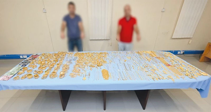 القبض على سائحين سرقا مجوهرات بمليون ريال عماني
