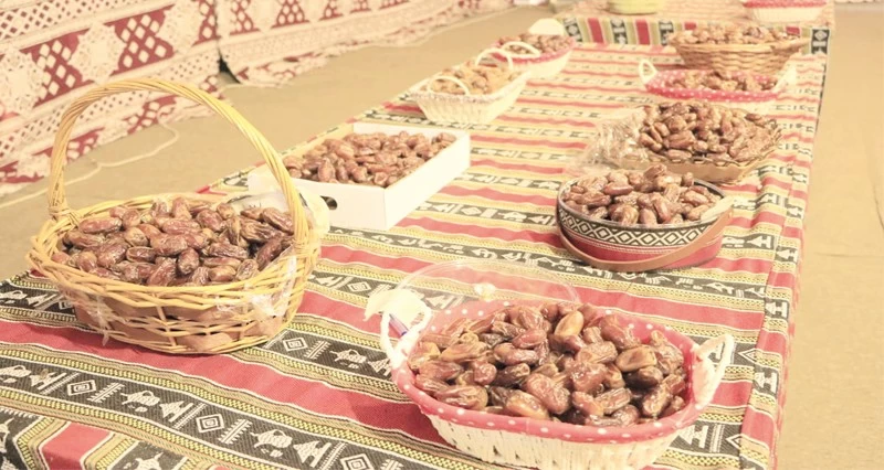 مزاينة التمور فـي حمراء الدروع