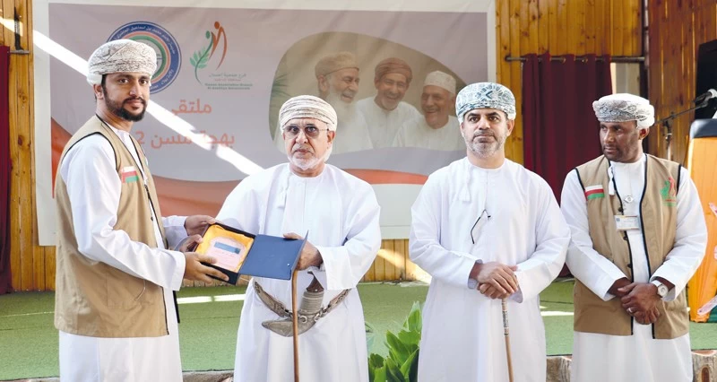 &laquo;إحسان الداخلية&raquo; تنظم ملتقى بهجة مسن فـي بهلاء