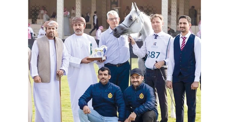 الخيالة السلطانية تفوز بفضية فـي بطولة جمال الخيل العربية بالسعودية