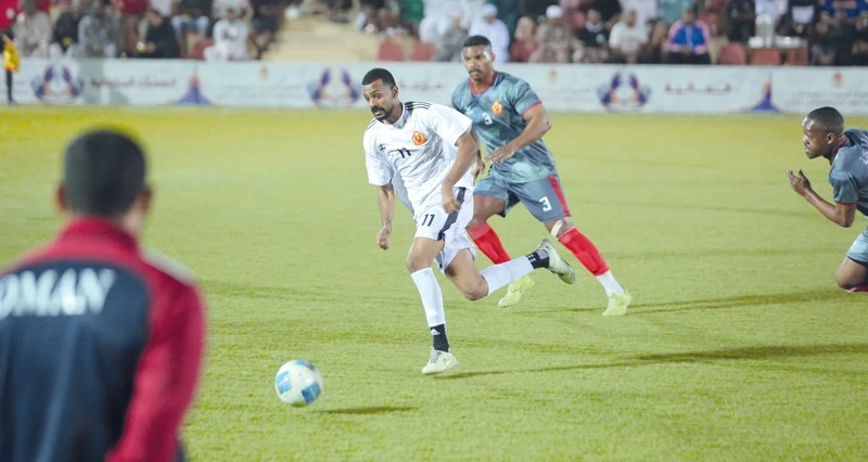 اليوم .. الحدائق والمزارع السلطانية فـي مواجهة وحدة أمن شؤون البلاط السلطاني