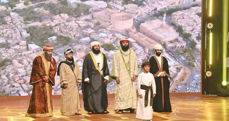 مهرجان الشعر العماني يستعيد وهج الكلمة ومكانة الشعر فـي دورته الـ13