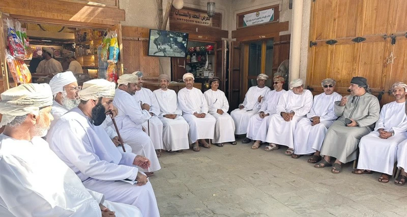 المحافظون يطلعون على منجزات المشاريع التنموية والخدمية فـي الداخلية