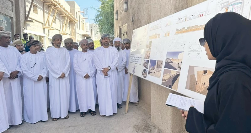 المحافظون يطلعون على منجزات المشاريع التنموية والخدمية فـي الداخلية