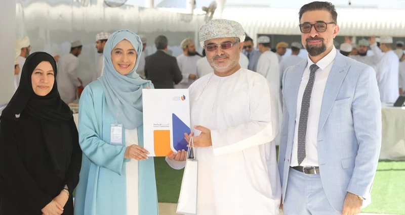 كلية التربية بالرستاق تحتفي باليوم العالمي للغة العربية