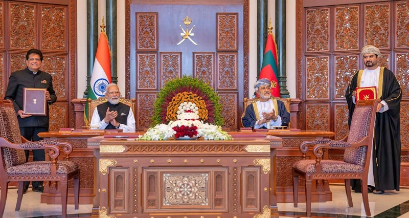 جلالة السلطان ورئيس الوزراء الهندي يرحبان بتوقيع اتفاقية الشراكة الاقتصادية الشاملة