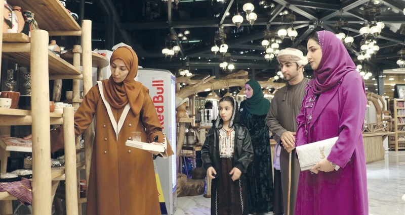 شعراء المليون يصدحون على مسرح حصن جبرين