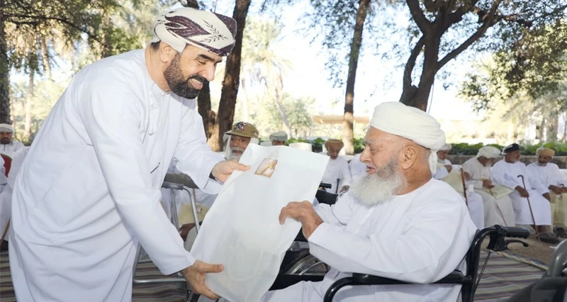 &laquo;ملتقى كبار السن&raquo; يعزز المبادرات المجتمعية فـي الحمراء