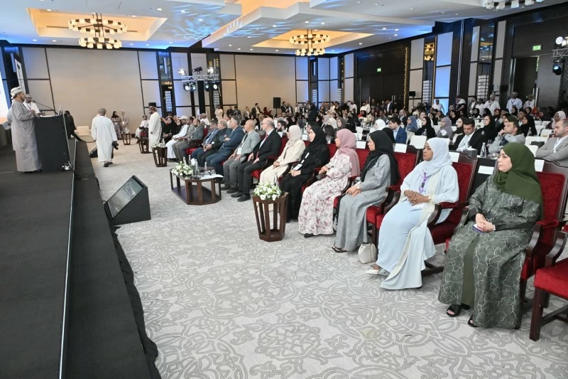 مؤتمر بمسقط يوصي بتعزيز التشخيص المبكر والعلاج الفعّال لأمراض العيون