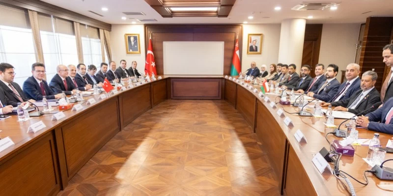 اللجنة العُمانيّة التركيّة المشتركة تستعرض تعزيز التّبادل التجاري ورفع حجم الاستثمارات المشتركة