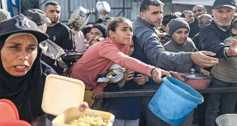 نيران مكثفة وقصف عنيف مع تواصل خرق وقف النار بغزة .. وانهيار المنازل مستمر