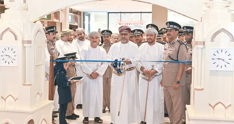 افتتاح معرض منتجات نزلاء ونزيلات الإدارة العامة للسجون بمول عمان