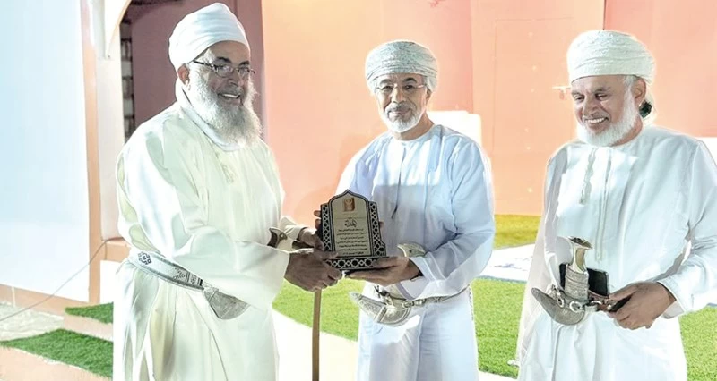 ندوة علمية فـي بهلاء تضيء مسيرة الشيخ عبدالله الشقصي وآثاره المعرفية