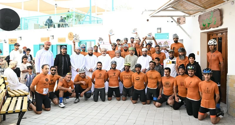 ختام سباق فريق إزكي للمؤسسات الصغيرة والمتوسطة للدراجات