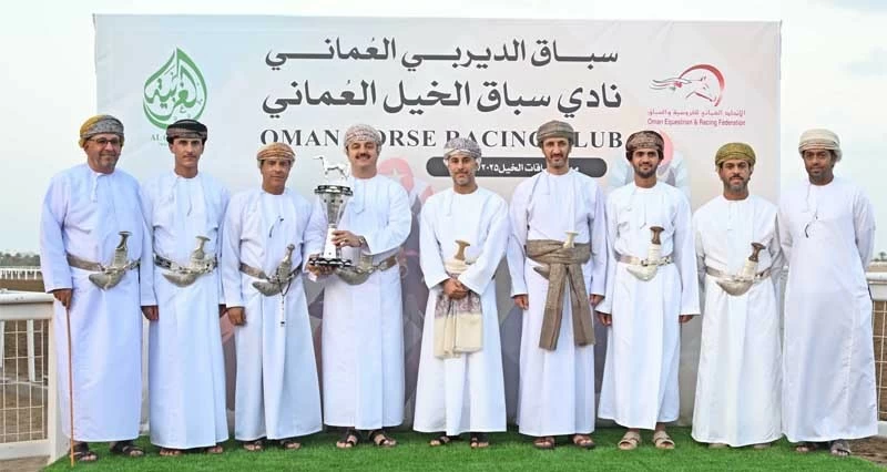 الخيالة السلطانية تتوج بكأس الديربي العماني فـي سباق الخيل التاسع ببركاء