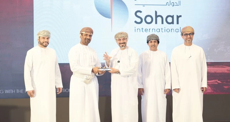 &laquo;المركزي العماني&raquo; يكرم صحار الدولي لتطبيقه خدمة التفويض الإلكتروني للخصم المباشر