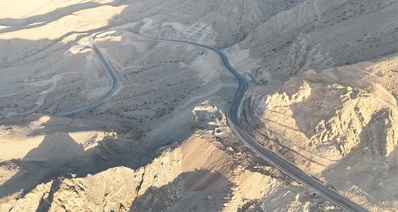 بتكلفة تتجاوز 13مليون ريال عماني .. 50% نسبة إنجاز الأعمال فـي طريق عقبة وادي بني خالد