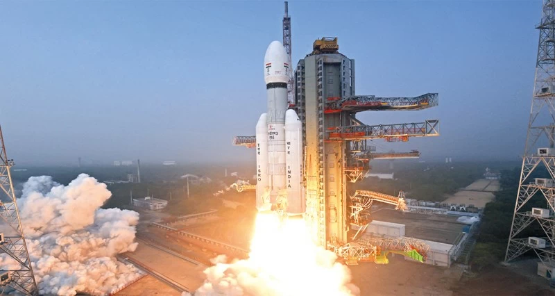 الهند تطلق أثقل أقمارها الصناعية
