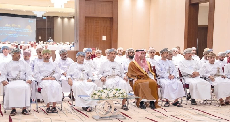 افتتاح مشروعين جديدين للطرق بالمنطقة الاقتصادية الخاصة بالدقم