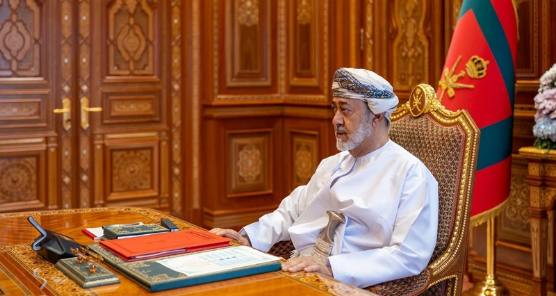 جلالة السلطان يلتقي رئيس وأعضاء مكتب مجلس الشورى ويؤكد على الدور المأمول لتوعية المجتمع بالتحديات