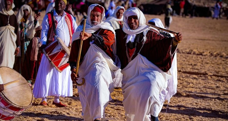 مهرجان دوز الدولي بتونس يواصل احتفاله بتنوع كبير