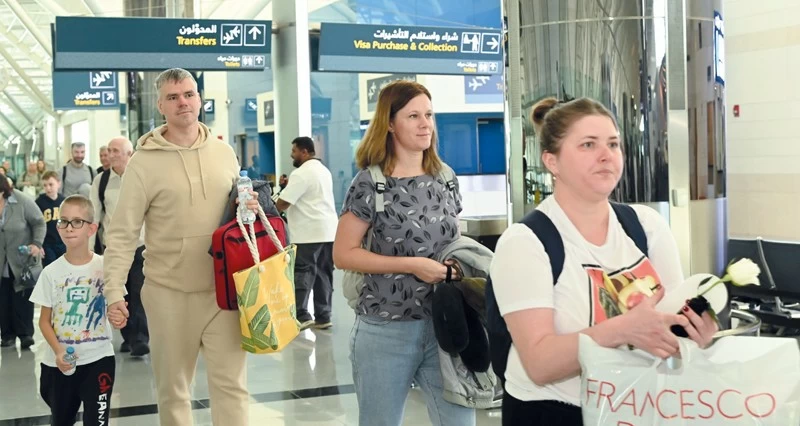 مطار صلالة يستقبل أولى الرحلات المباشرة للطيران العماني القادمة من موسكو