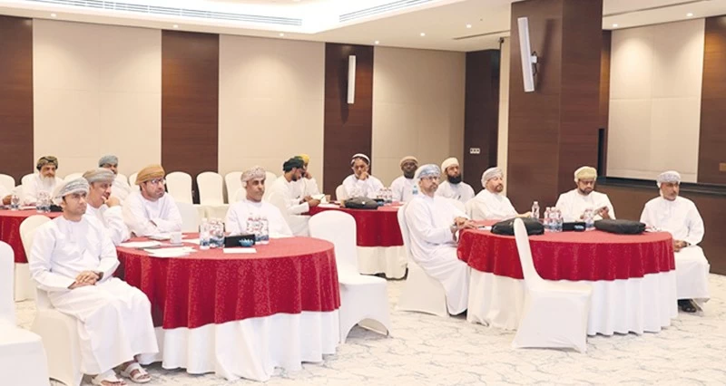 حلقة عمل تناقش التحديات التي تواجه العمل الإرشادي فـي قطاع الثروة السمكية