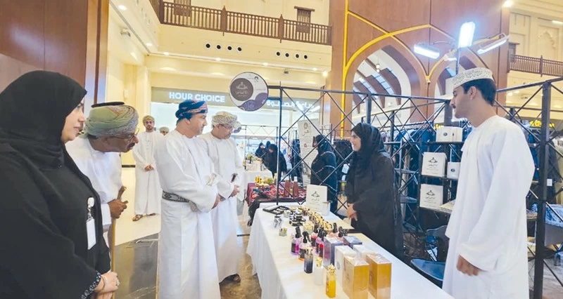 بدء فعاليات ملتقى الإبداع الأسري الثاني بنزوى