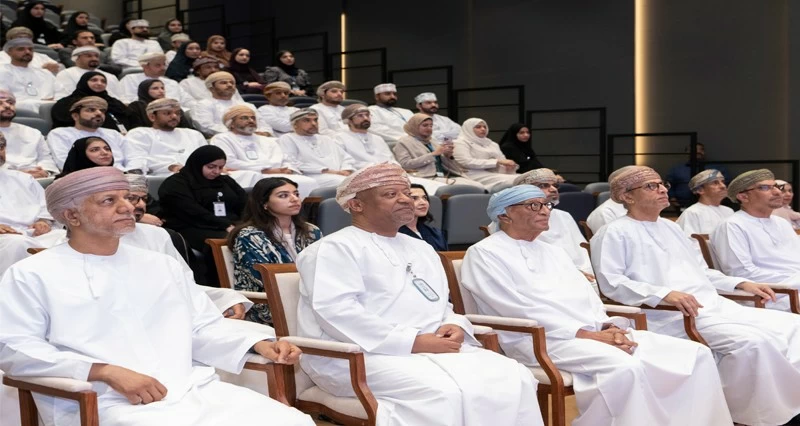 بنك عمان العربي يُكرّم محمد الزبير لاختياره الشخصية الثقافية