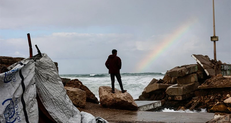 غارات جوية وقصف مدفعي مكثف وتدمير منازل فـي تواصل خروقات الاحتلال بغزة
