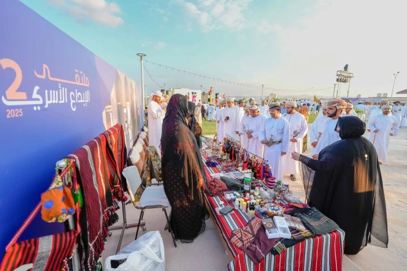 تنوع البرامج بملتقى الإبداع الأسري الثاني في مصيرة