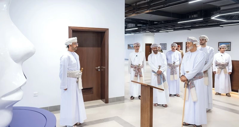 جلالة السلطان يطلع على آليات الاستجابة للحوادث السيبرانية ويوجه بمواكبة المستجدات فـي المجال التقني