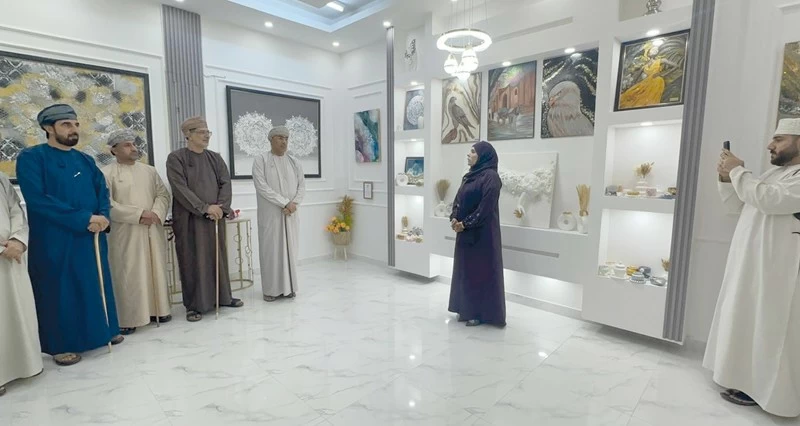 65 لوحة فنية متنوعة تزين أروقة المعرض التشكيلي &laquo; شريفة جاليري&raquo; بقريات