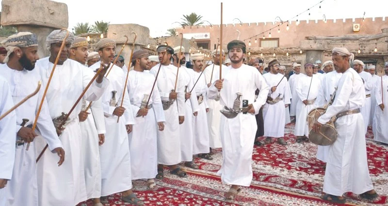 &laquo;شعراء لا ينساهم التاريخ&raquo;.. يضيء أبرز شعراء فنون الشعر الشعبي العماني المغناة