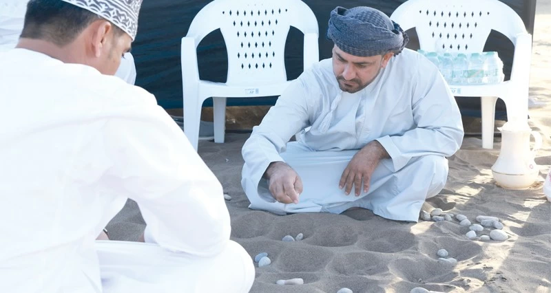 انطلاق الأنشطة والبرامج الرياضية الشاطئية ضمن فعاليات &laquo;ليالي مسقط&raquo; بشاطئ ولاية قريات