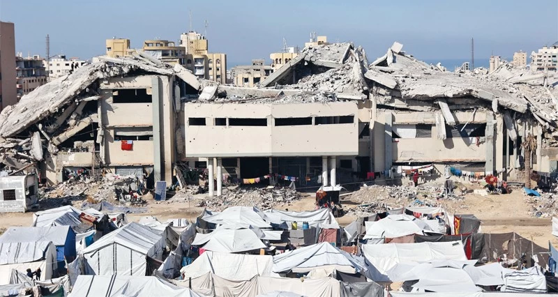 الاحتلال ينسف منازل بغزة وخان يونس وغارات متفرقة وراء الخط الأصفر