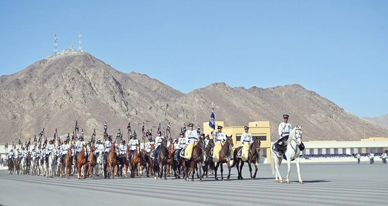 شرطة عمان السلطانية تحتفل بيومها السنوي وتخريج دورات من الضباط المرشحين