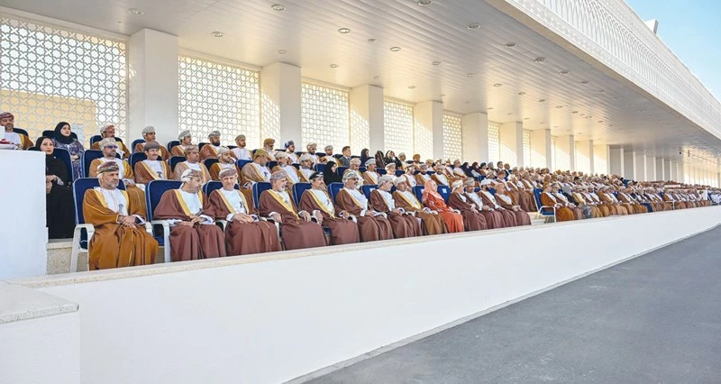 شرطة عمان السلطانية تحتفل بيومها السنوي وتخريج دورات من الضباط المرشحين