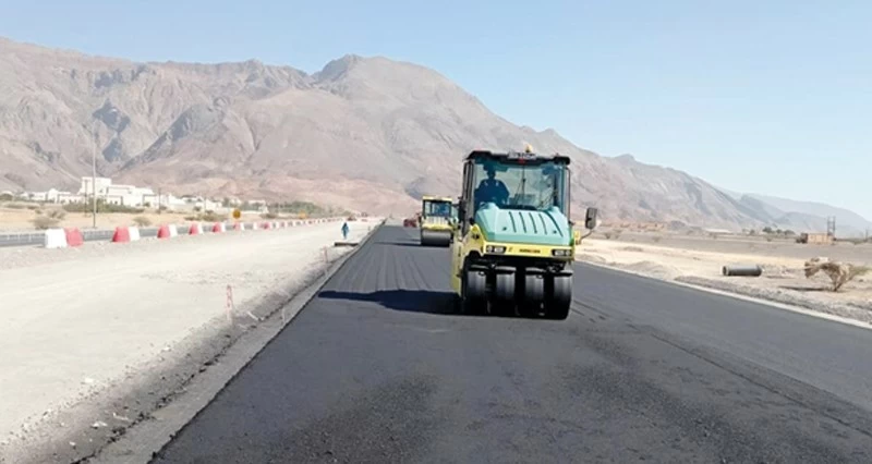 15% نسبة إنجاز الأعمال فـي ازدواجية إزكي ـ نزوى بتكلفة 46 مليون ريال