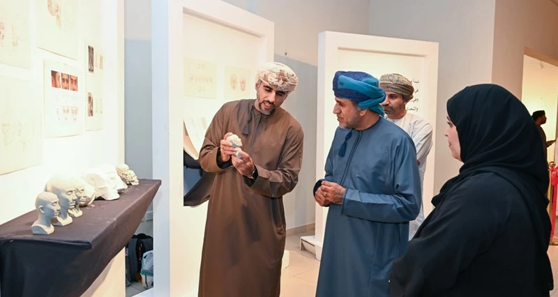 افتتاح المعرض الفني &laquo;مُحيّا&raquo; بالجمعية العمانية للفنون بغلا