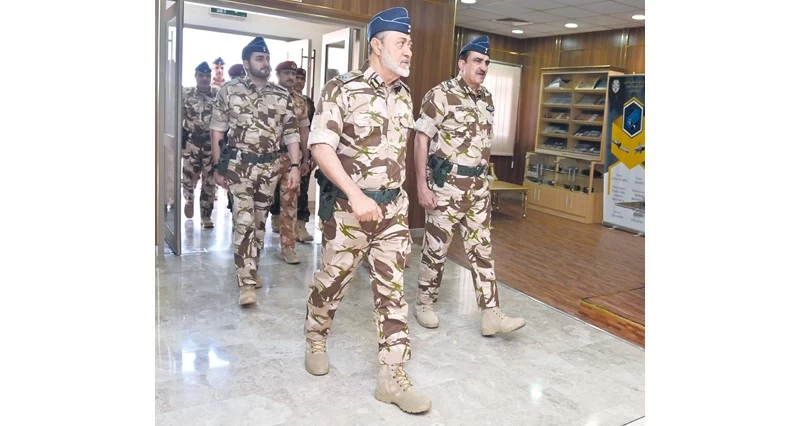 فـي زيارة إلى قاعدة المصنعة الجوية .. جلالة السلطان يتفقد نماذج الـمنظومات الجوية ويطلع على أحدث الـمعدات وخطط بناء وتأهيل الكوادر الوطنية