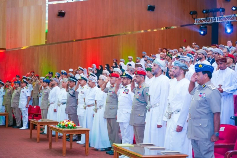 لأول مرة في الشرق الأوسط .. سلطنة عُمان تدشن طائرة 'سهم' المُجمّعة محلياً بقدرات شحن استراتيجية تصل إلى 250 كيلوجراماً ومسافة 300 كيلومتر.