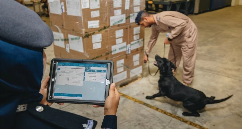 شرطة عمان السلطانية تعزز الثقة المتبادلة وترسخ قيم التعاون وحفظ النظام