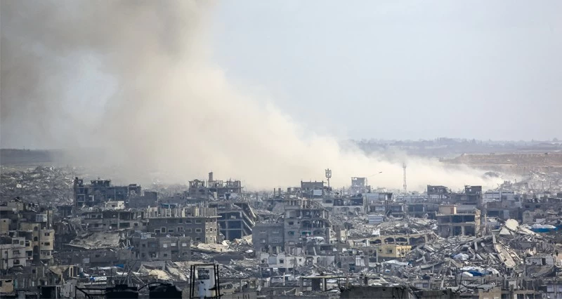 غارات إسرائيلية على غزة مع تكثيف النسف والتدمير واستهداف النازحين
