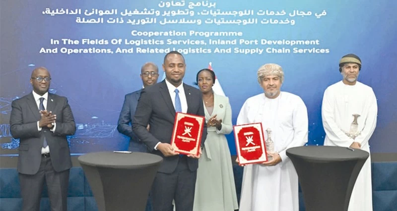سلطنة عمان ورواندا توقعان 4 اتفاقيات وبرامج تعاون فـي قطاعات اللوجستيات والموانئ البرية وسلاسل الإمداد ومراكز البيانات